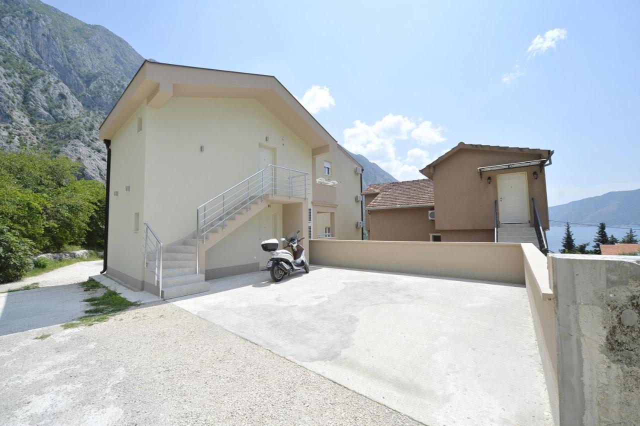 J & P Apartments Orahovac Kotor Dış mekan fotoğraf