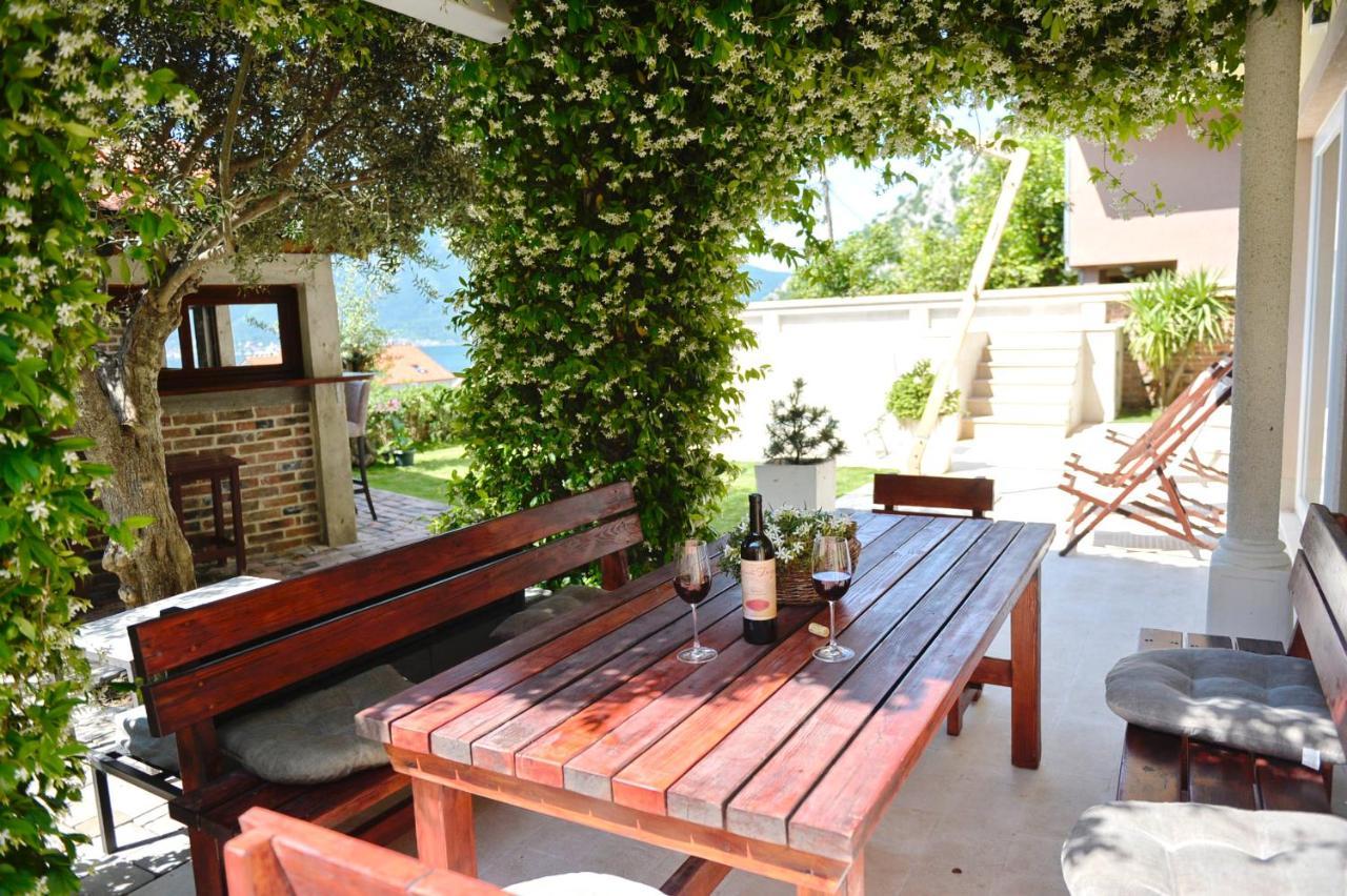 J & P Apartments Orahovac Kotor Dış mekan fotoğraf