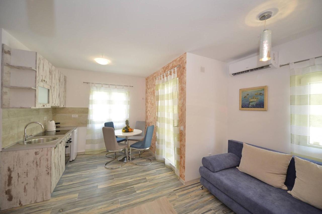 J & P Apartments Orahovac Kotor Dış mekan fotoğraf