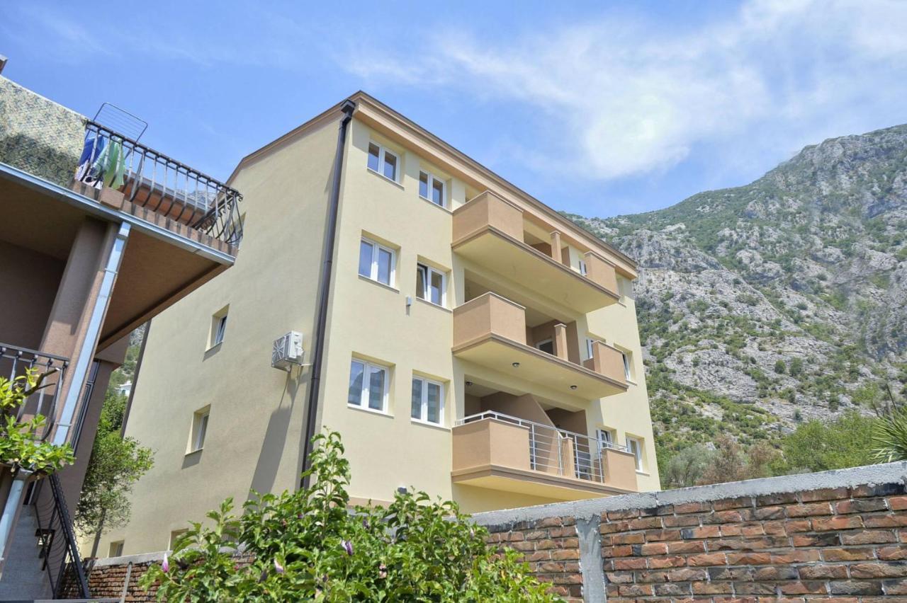 J & P Apartments Orahovac Kotor Dış mekan fotoğraf