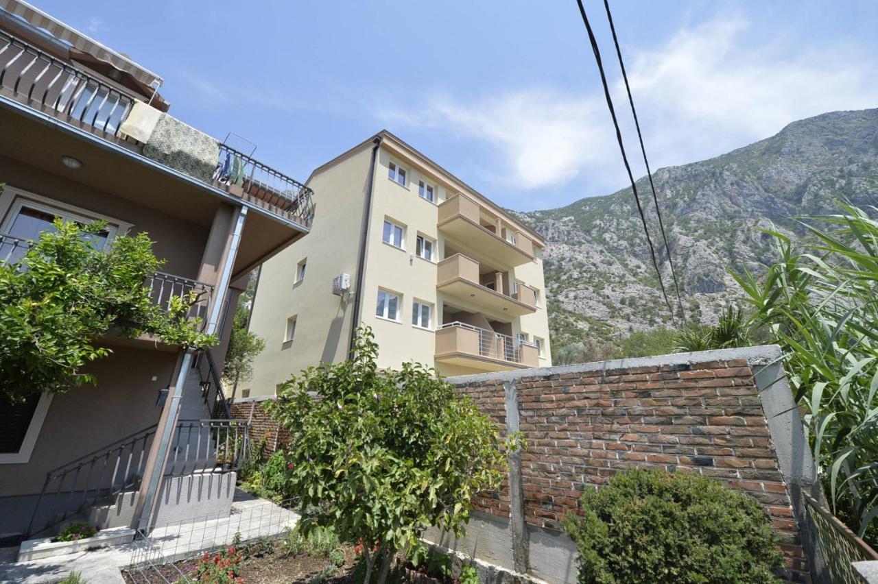 J & P Apartments Orahovac Kotor Dış mekan fotoğraf