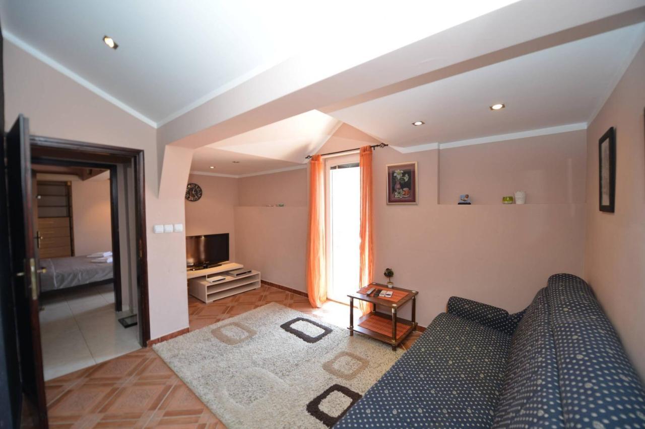 J & P Apartments Orahovac Kotor Dış mekan fotoğraf