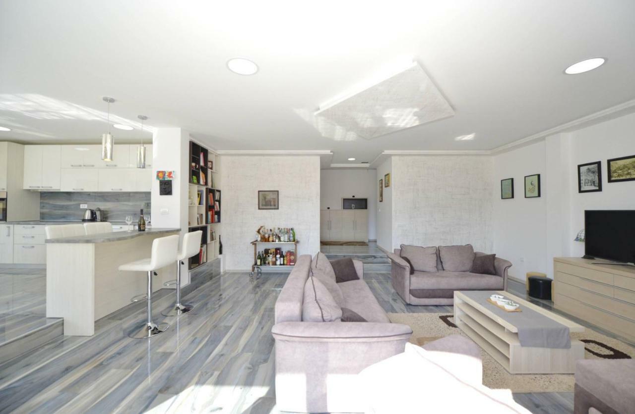 J & P Apartments Orahovac Kotor Dış mekan fotoğraf
