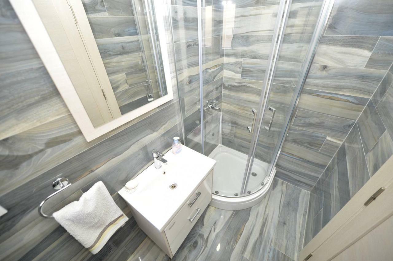 J & P Apartments Orahovac Kotor Dış mekan fotoğraf