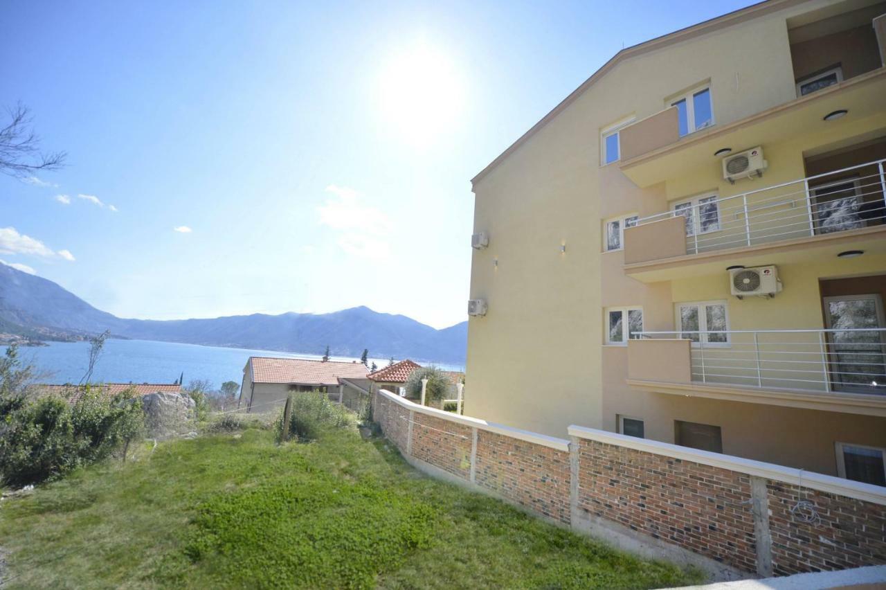 J & P Apartments Orahovac Kotor Dış mekan fotoğraf