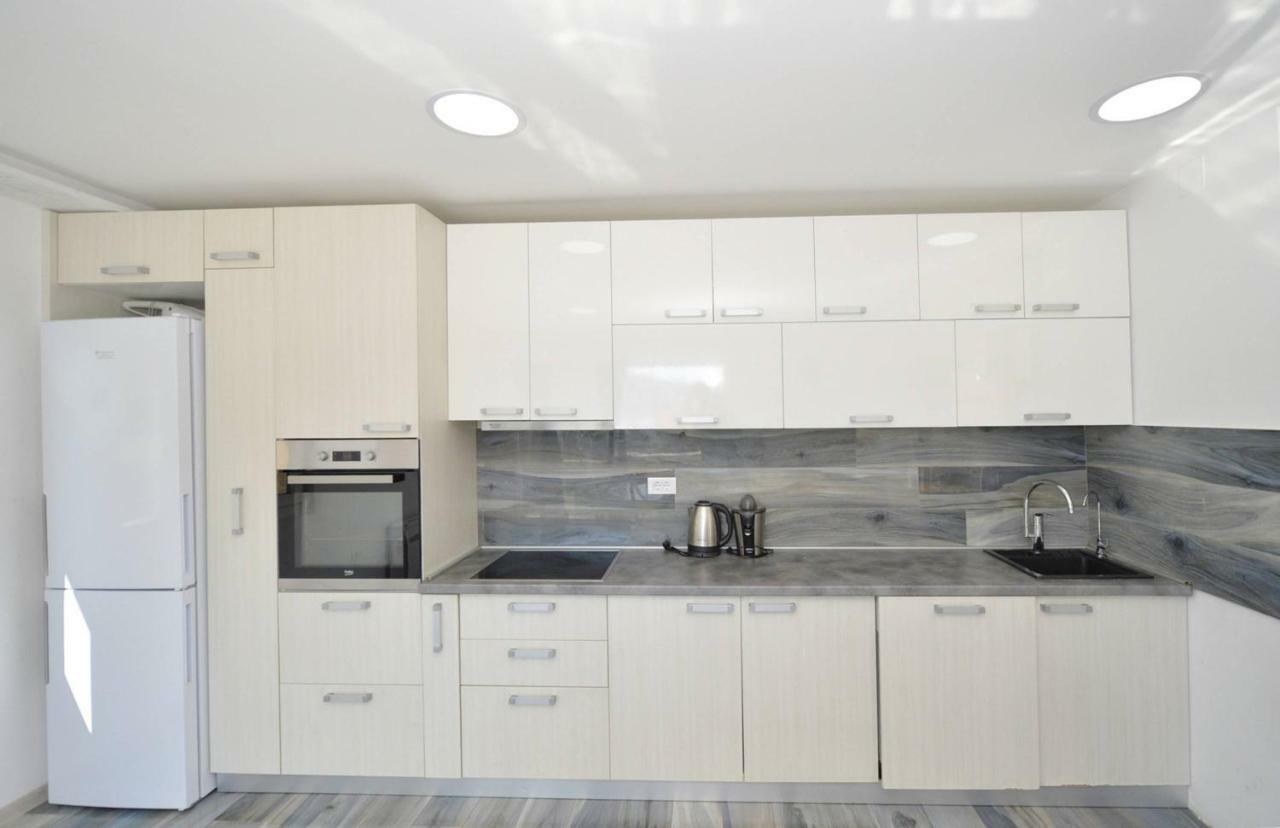 J & P Apartments Orahovac Kotor Dış mekan fotoğraf